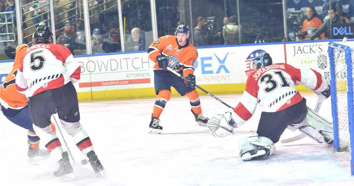 Railers turn back the clock for IceCats night