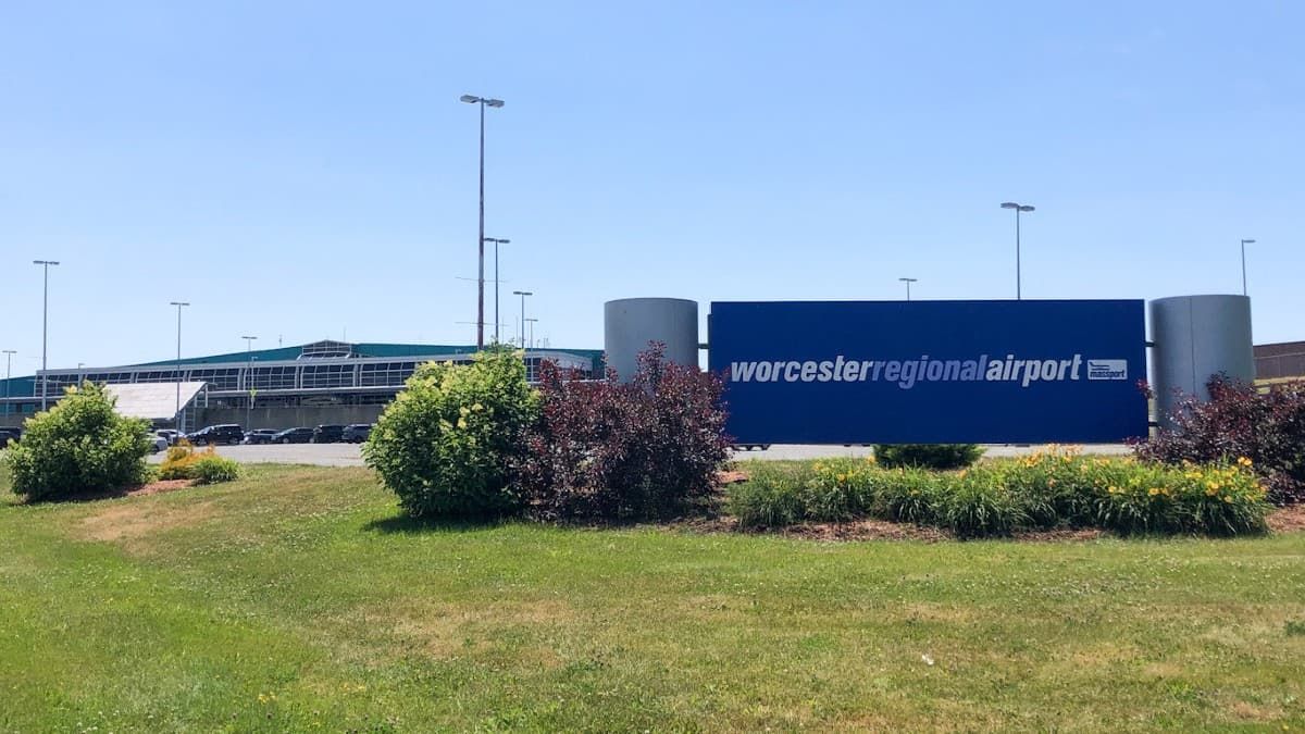 Parking at Worcester Regional Airport