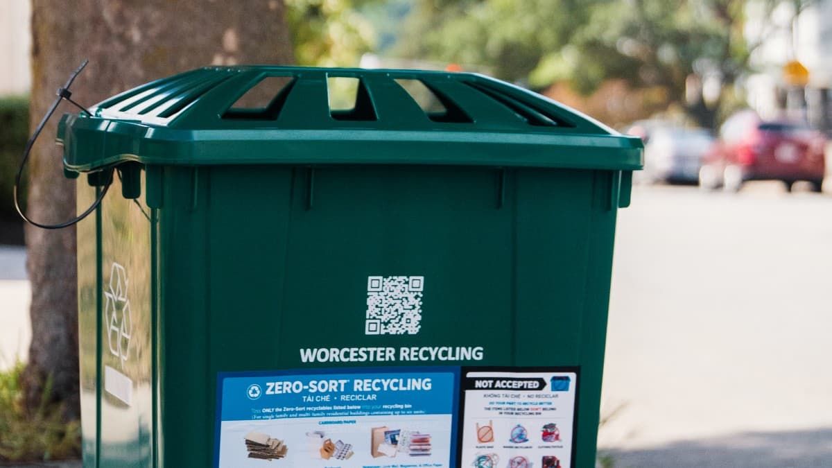 $1.50 trash bags reduce Worcester's waste